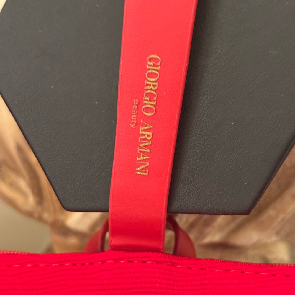 NEW Red Beauty Zipper Wristlet - Picture 11 of 13